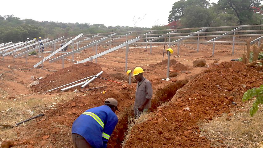 Bau eines hybriden Solarsystems für Rivonia in Sambia
