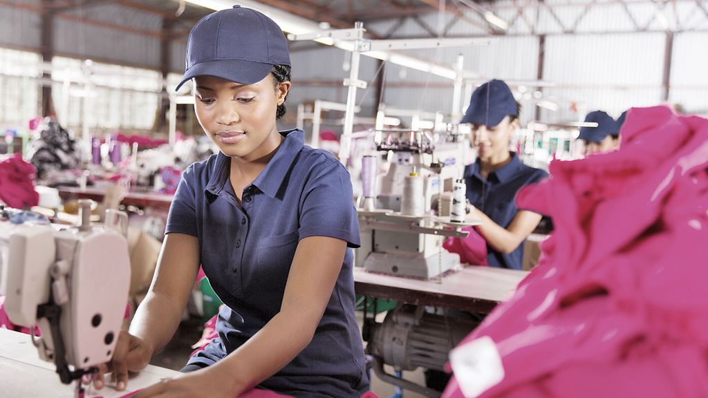 Textilindustrie; Weibliche Fabrikarbeiterinnen